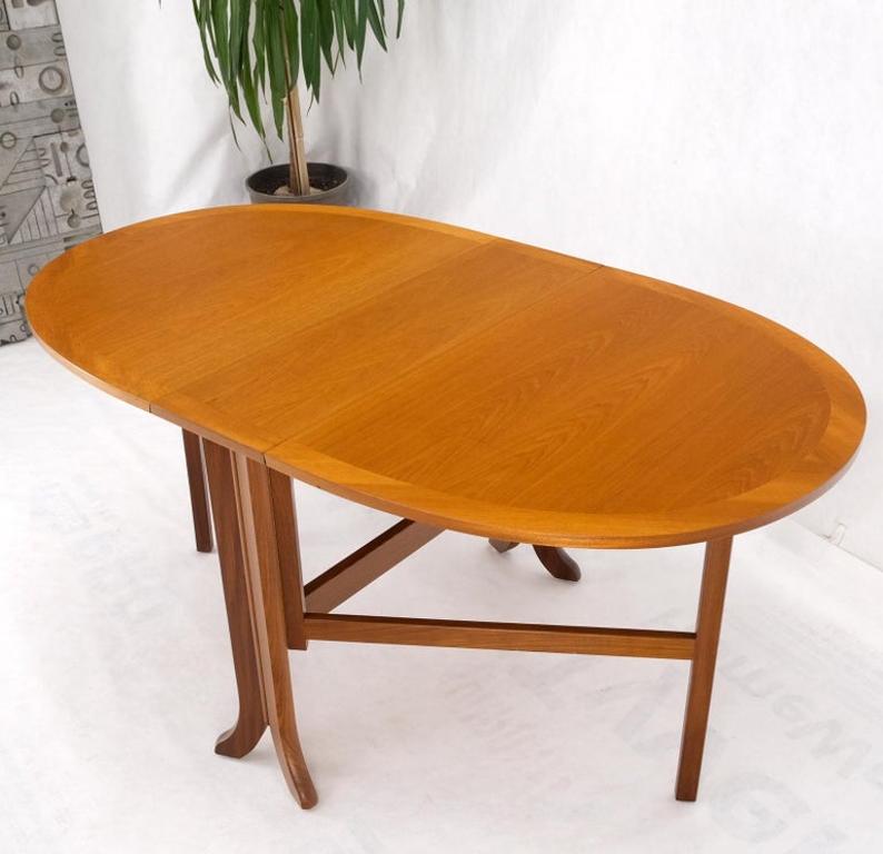 Danish Teak Mid-Century Modern Drop Leaf Gate Leg Dining Table