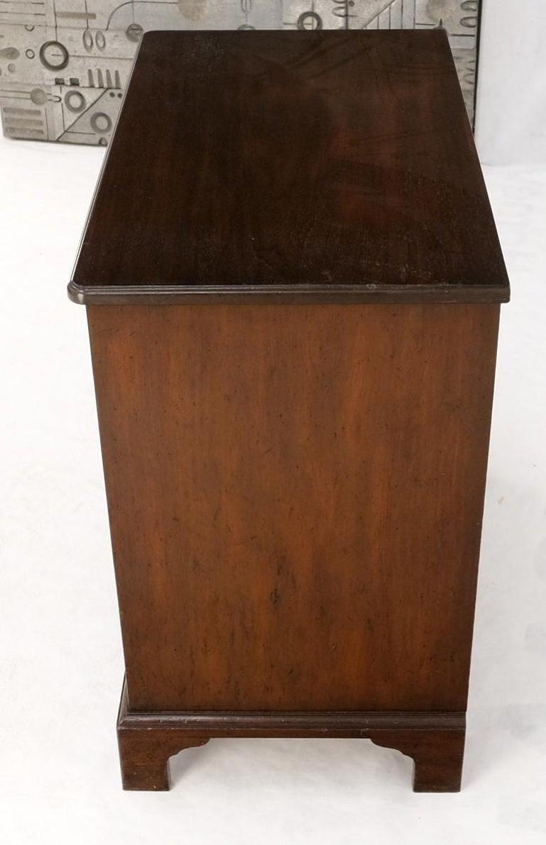 Kittinger 5 Drawers Pull Out Tray Mahogany Federal Style Bachelor Chest Dresser