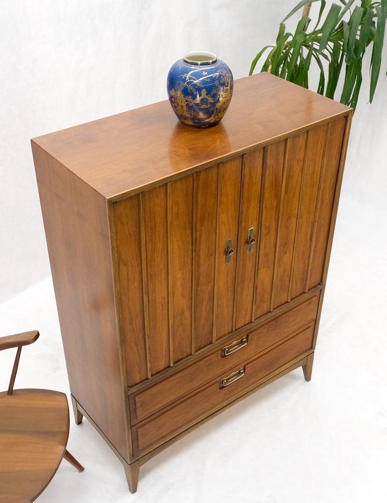 Mid-Century Modern Double Door Compartment Walnut Gentleman's Chest Dresser MINT