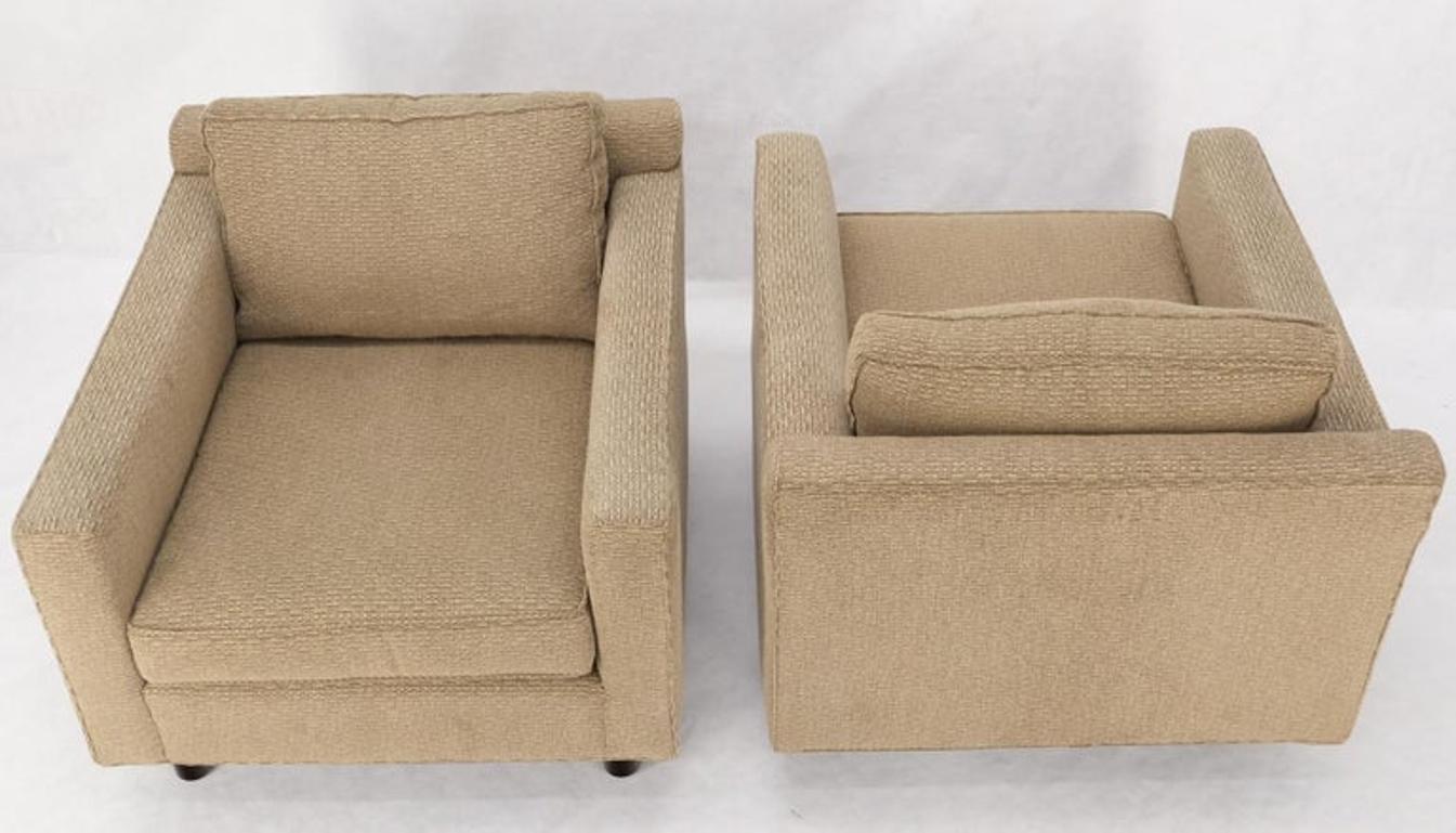 Pair Deep Seat Oatmeal Fabric Upholstery Contemporary Lounge Chair on Dowel Legs