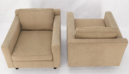 Pair Deep Seat Oatmeal Fabric Upholstery Contemporary Lounge Chair on Dowel Legs