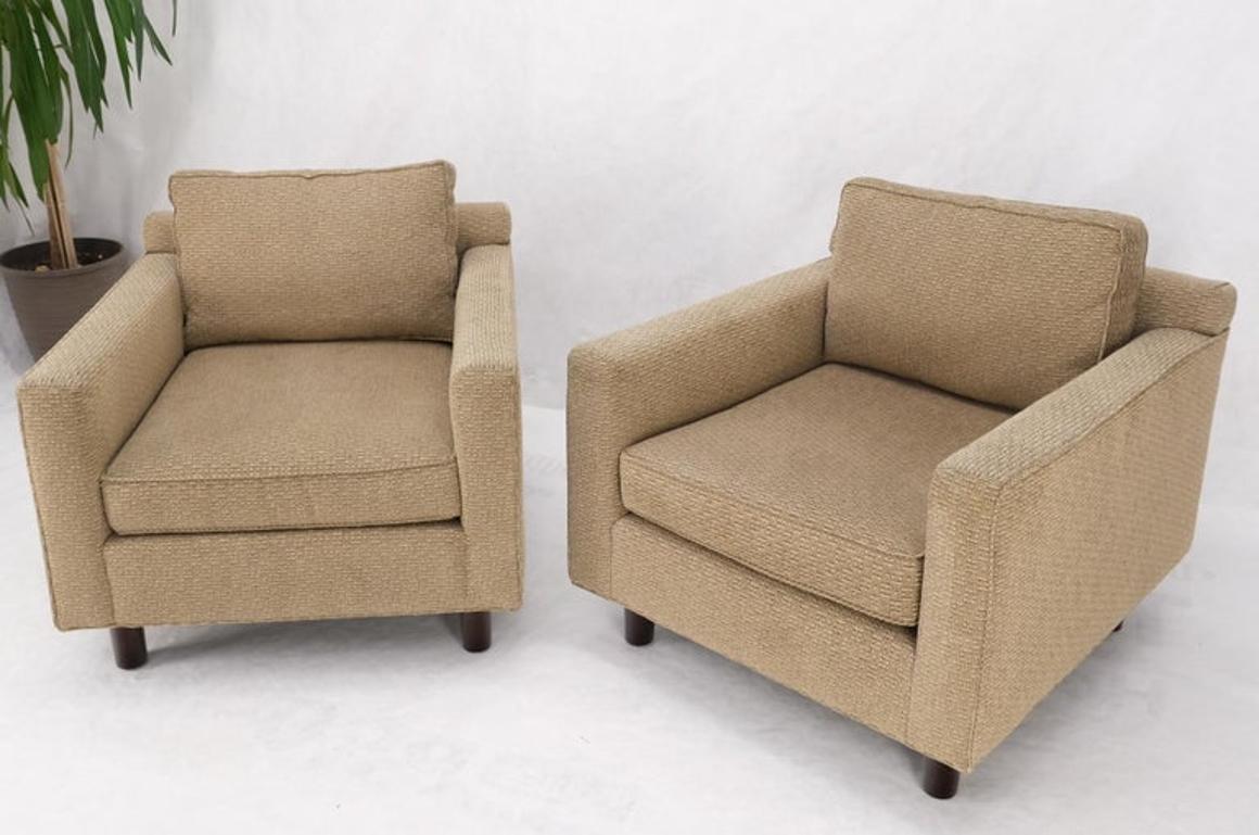 Pair Deep Seat Oatmeal Fabric Upholstery Contemporary Lounge Chair on Dowel Legs