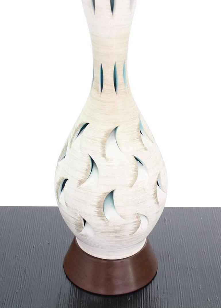 Vase Shape Art Pottery Table Lamp on Walnut Base