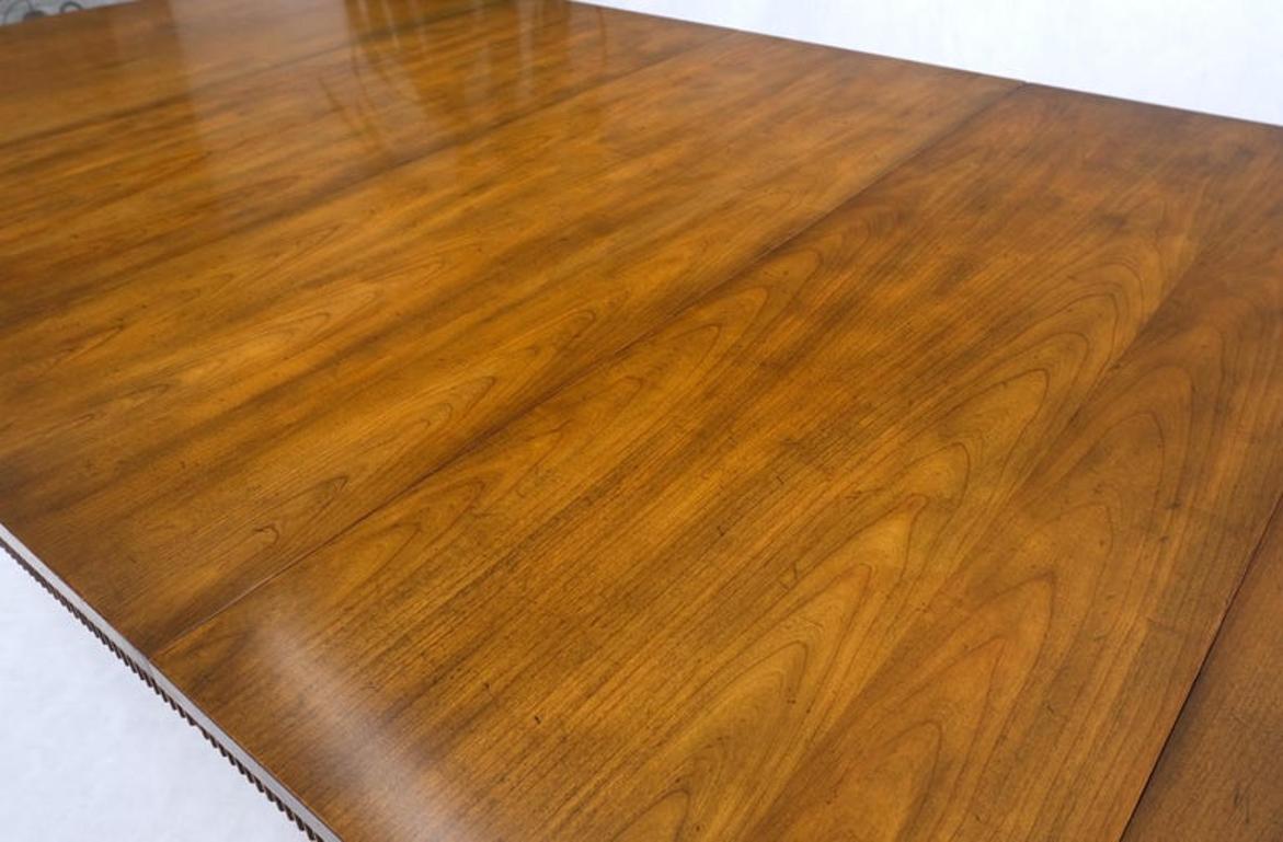 Baker large Round Single Pedestal Base Three Extension Boards Dining Table MINT