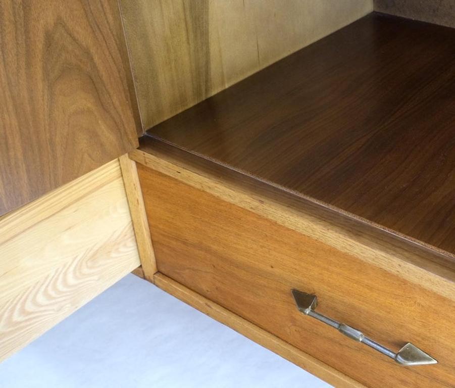 5 Drawers Two Door Compartments Long Walnut Credenza Dresser Dowel Legs Mint!