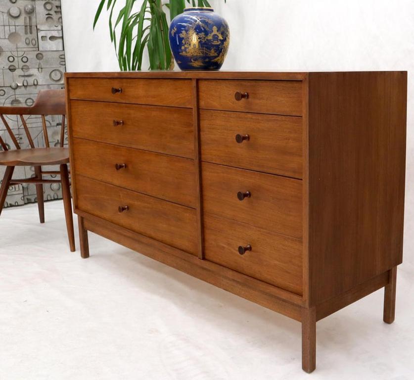 Mid-Century Modern Walnut 8 Drawers Long Dresser Credenza