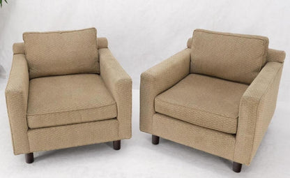 Pair Deep Seat Oatmeal Fabric Upholstery Contemporary Lounge Chair on Dowel Legs