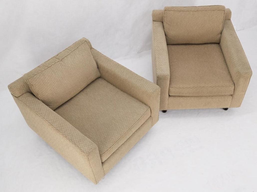 Pair Deep Seat Oatmeal Fabric Upholstery Contemporary Lounge Chair on Dowel Legs