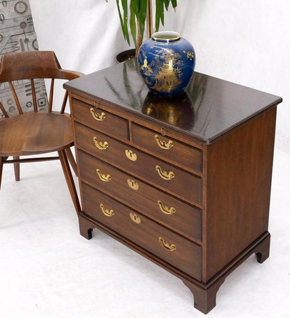 Kittinger 5 Drawers Pull Out Tray Mahogany Federal Style Bachelor Chest Dresser