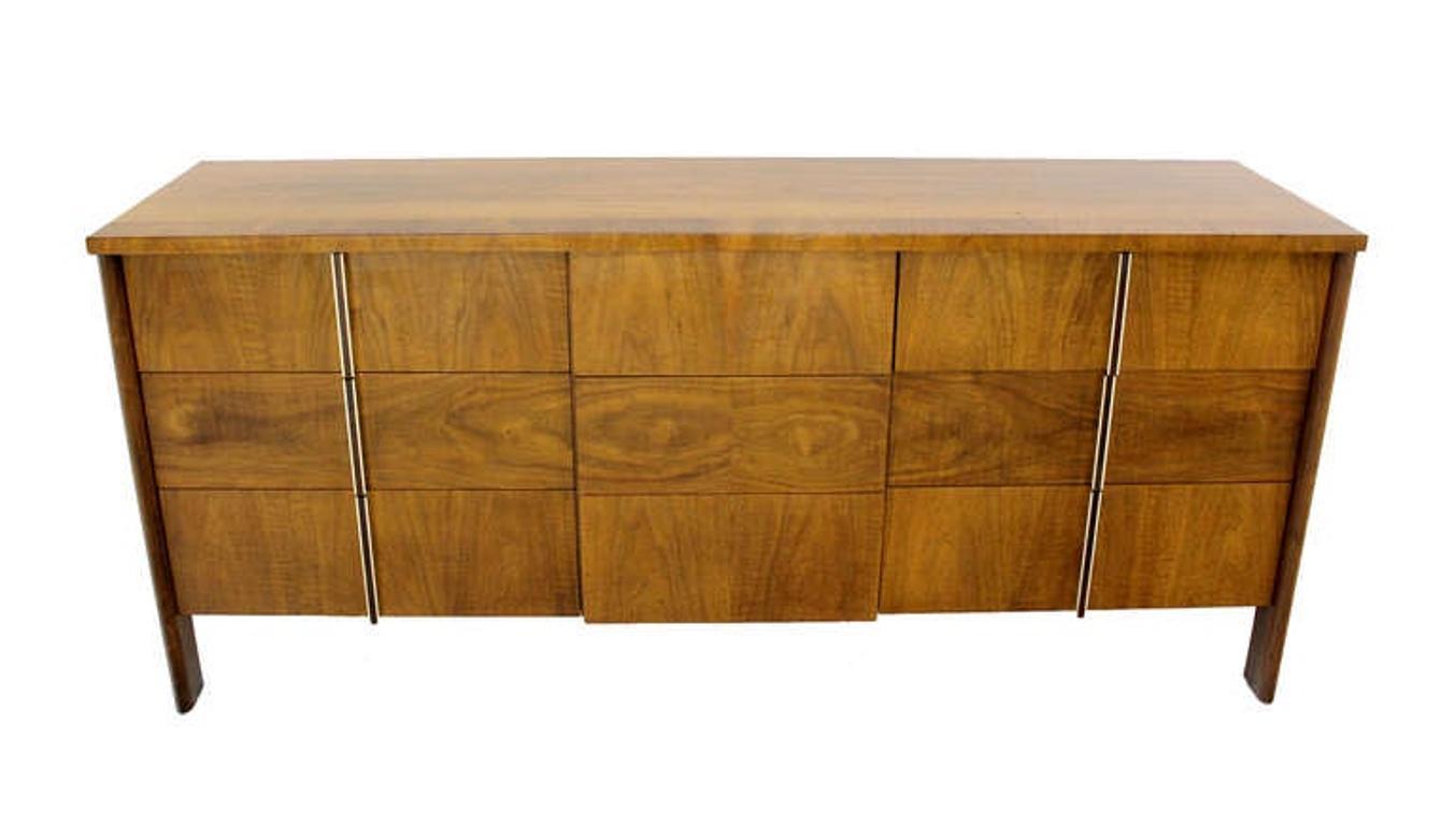 Mid Century Modern Burl Walnut John Widdicomb 9 Drawers Long Dresser Credenza